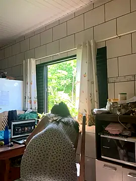 Snapshot of Bininhas2 chatting on October 2025 06:15:01 PM Bininhas2 online show from October 2025 06:15:01 PM