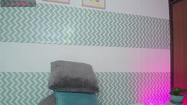 Snapshot of CataleyaWilson369 chatting on October 2025 02:33:01 AM CataleyaWilson369 online show from October 2025 02:33:01 AM