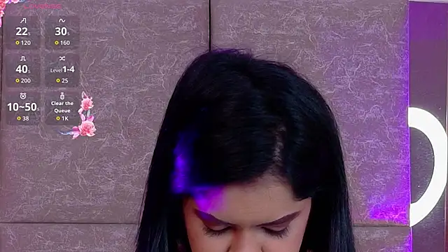 Martina-Roberts- online show from October 2025 03:50:01 AM