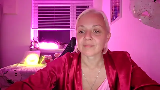 Linsy Kim online show from September 2025 06:10:02 PM