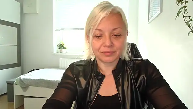 Linsy Kim online show from October 2025 06:58:02 AM