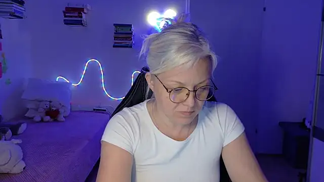 Linsy Kim online show from April 2026 07:17:02 PM