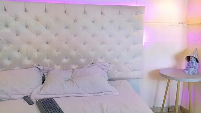 CathMellow online show from November 2025 08:30:02 PM