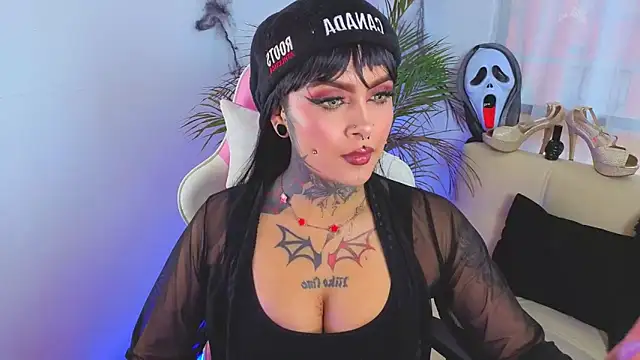 Adamsniki online show from October 2025 09:37:02 PM