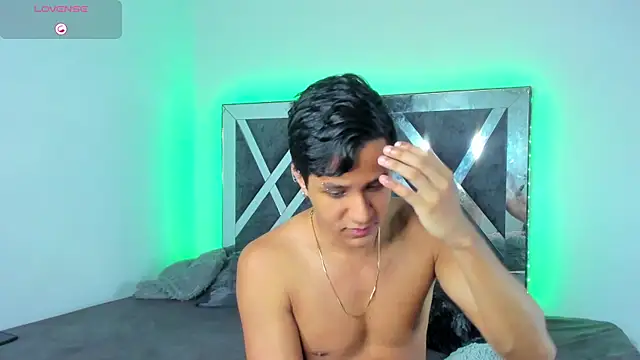 Robertmiller21 online show from April 2026 12:14:02 AM