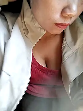 venu00 online show from November 2025 04:25:02 AM