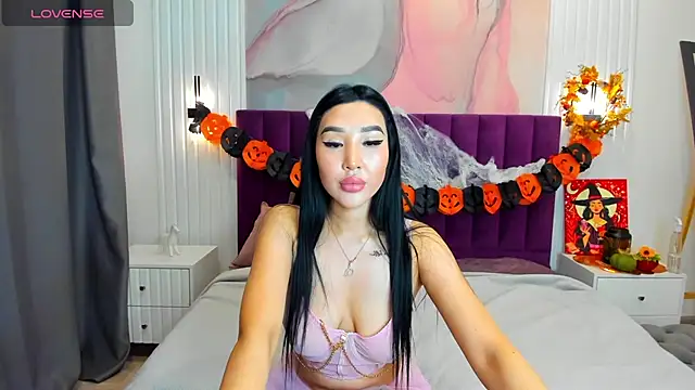 Jennifer Munoz online show from November 2025 07:21:01 AM