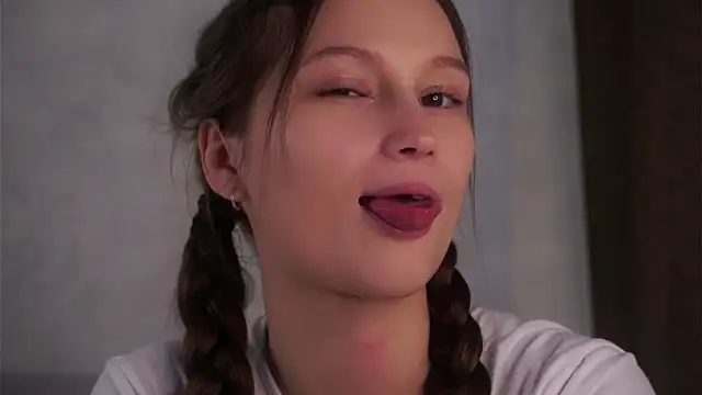 Snapshot of MelaniSeiver chatting on September 2025 01:18:02 AM MelaniSeiver online show from September 2025 01:18:02 AM