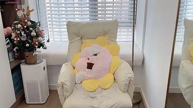 Snapshot of BlueBaby-77 chatting on October 2025 04:21:02 AM BlueBaby-77 online show from October 2025 04:21:02 AM