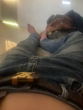 letruong6879 online show from April 2026 12:30:02 AM