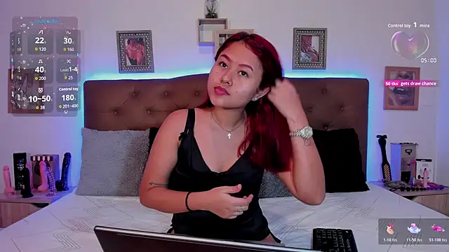 Snapshot of MAYASMITH__ chatting on November 2025 12:17:01 PM MAYASMITH online show from November 2025 12:17:01 PM