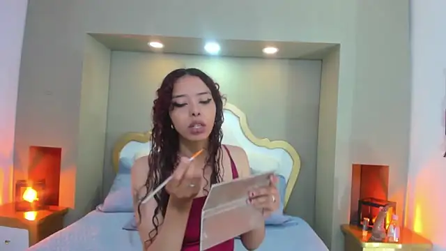 AteneaGreyy online show from November 2025 12:05:01 PM