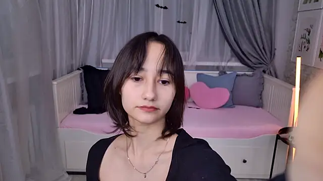 EmilySwonn online show from October 2025 04:09:02 PM