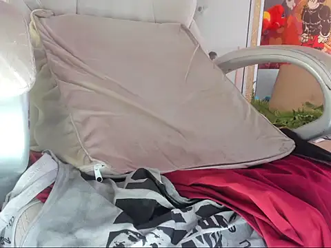 mila dash online show from September 2025 12:31:02 PM