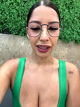 luvely online show from December 2025 09:00:01 PM