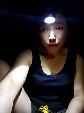 Ngocmi909 online show from April 2026 01:53:01 PM