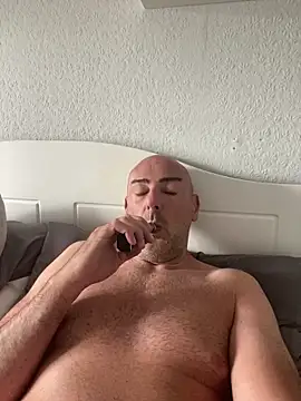 Richmcgee online show from May 2026 03:16:02 PM