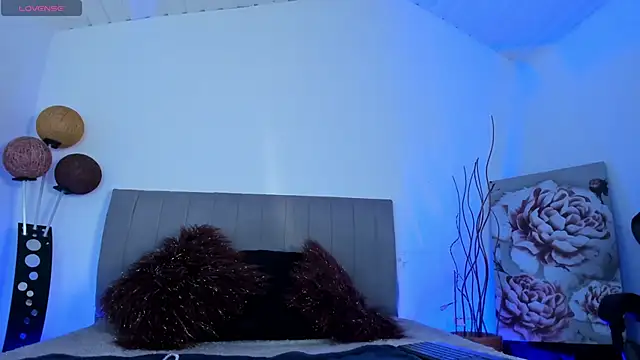 SoffiRousee online show from September 2025 03:32:02 AM