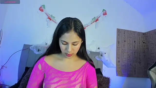 SoffiRousee online show from October 2025 11:56:02 AM