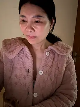 xiiuuff18 online show from March 2026 12:26:02 AM