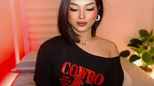 Snapshot of MissRumi_Hunter chatting on November 2025 07:14:01 PM MissRumi Hunter online show from November 2025 07:14:01 PM