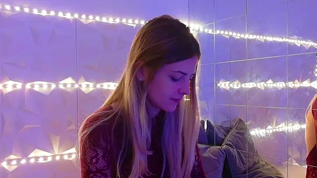 Aishha  online show from November 2025 06:01:01 AM