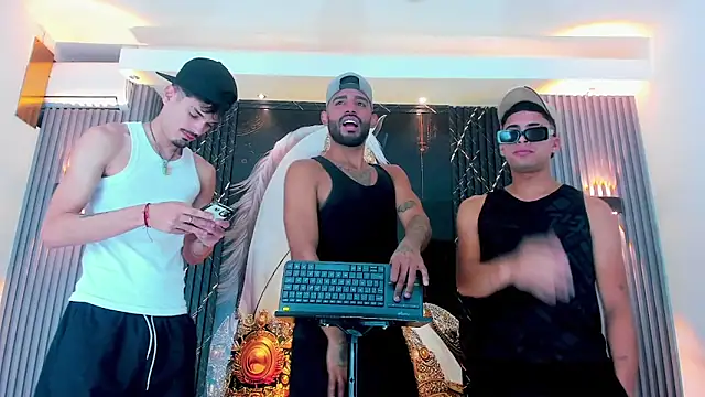 Snapshot of Extreme_boys2 chatting on October 2025 01:46:02 PM Extreme boys2 online show from October 2025 01:46:02 PM