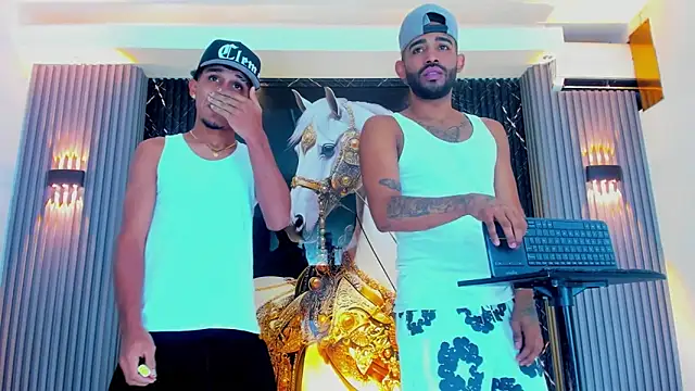 Snapshot of Extreme_boys2 chatting on November 2025 03:51:01 AM Extreme boys2 online show from November 2025 03:51:01 AM