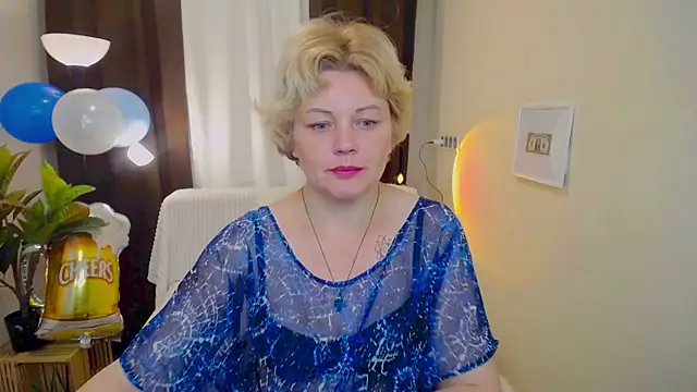 Snapshot of LadyElina chatting on September 2025 11:55:02 AM LadyElina online show from September 2025 11:55:02 AM