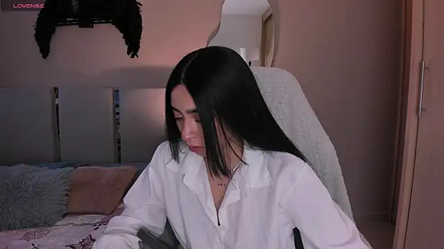 Snapshot of EmystarX chatting on May 2026 11:10:02 PM EmystarX online show from May 2026 11:10:02 PM