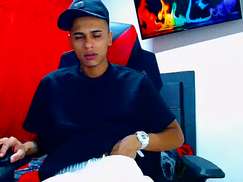 cristian tayron1 online show from June 2026 06:52:01 AM