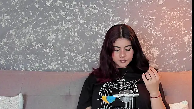 Julieth brown  online show from December 2025 07:44:01 PM