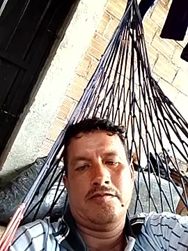 colombiano198720 online show from November 2025 08:01:01 PM