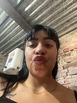 bebecam2002 online show from November 2025 06:29:01 PM