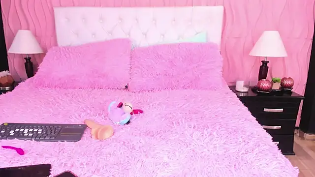 Dulceemia  online show from September 2025 07:52:01 PM