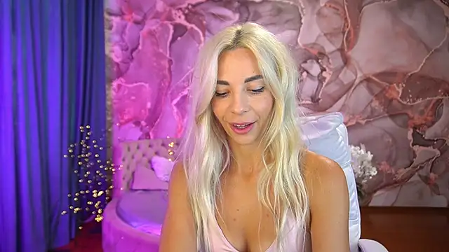 Snapshot of BellaRayyy chatting on September 2025 06:04:02 AM BellaRayyy online show from September 2025 06:04:02 AM