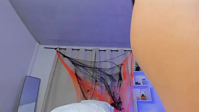 Selenafox 0 online show from October 2025 02:13:01 AM