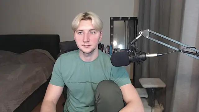 Elvin Vaenight online show from September 2025 09:37:01 PM