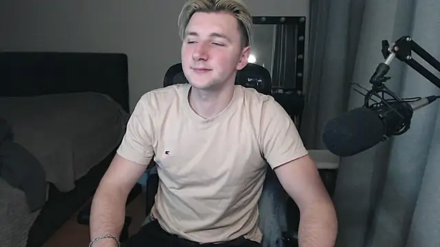 Elvin Vaenight online show from November 2025 10:56:02 PM