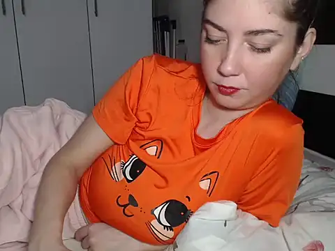 petite danielle online show from February 2026 12:12:01 PM