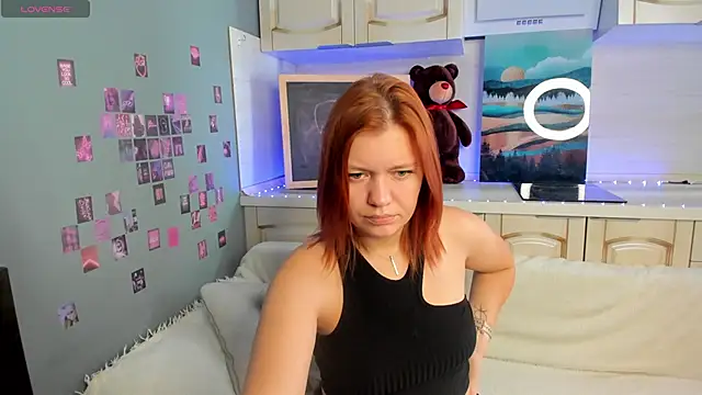 Snapshot of BattyBaker chatting on September 2025 02:15:02 AM BattyBaker online show from September 2025 02:15:02 AM