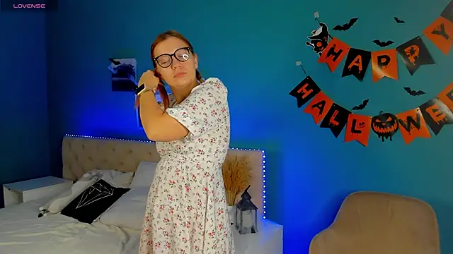 Snapshot of BattyBaker chatting on October 2025 02:19:02 AM BattyBaker online show from October 2025 02:19:02 AM