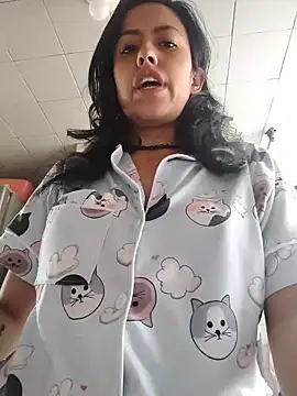 Queen Ashly online show from November 2025 04:49:01 PM