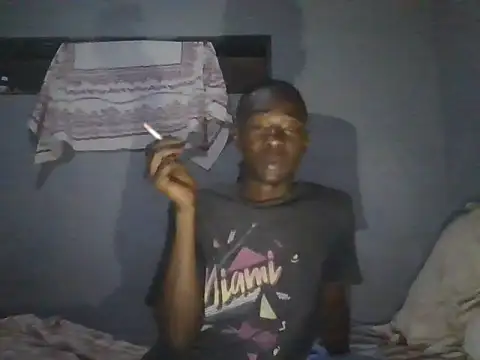 Snapshot of Nykho17 chatting on October 2025 07:31:02 PM Nykho17 online show from October 2025 07:31:02 PM