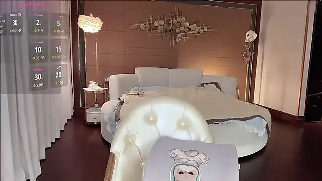 yuer2563 online show from November 2025 06:45:01 AM