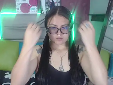 Snapshot of Cailing_Zu chatting on September 2025 08:19:01 PM Cailing Zu online show from September 2025 08:19:01 PM