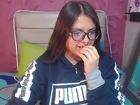 Snapshot of Cailing_Zu chatting on September 2025 07:08:01 PM Cailing Zu online show from September 2025 07:08:01 PM