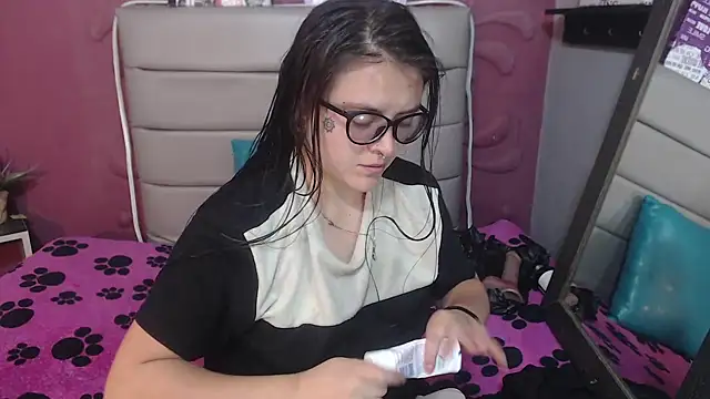 Snapshot of Cailing_Zu chatting on October 2025 07:12:02 PM Cailing Zu online show from October 2025 07:12:02 PM