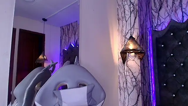 Zami Escobar of online show from April 2026 04:15:01 PM