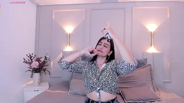 Snapshot of victoria_bourne chatting on February 2026 07:15:01 PM victoria bourne online show from February 2026 07:15:01 PM